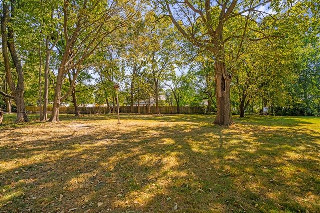 553 E Park Street, Olathe, KS 66061