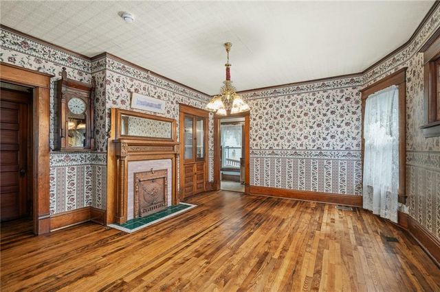 553 E Park Street, Olathe, KS 66061