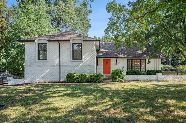 3322 W 95th Street, Leawood, KS 66206