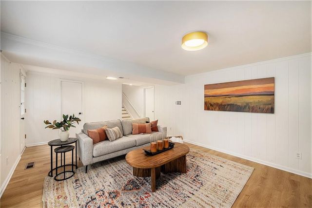 3322 W 95th Street, Leawood, KS 66206