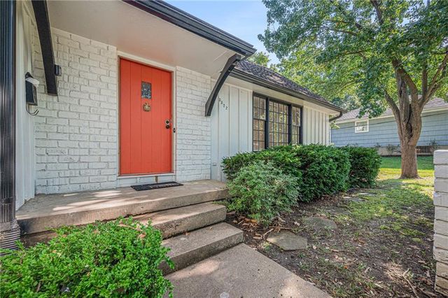 3322 W 95th Street, Leawood, KS 66206