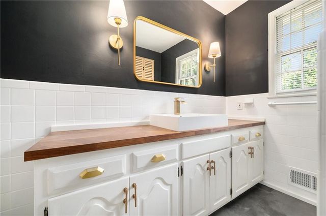 3322 W 95th Street, Leawood, KS 66206