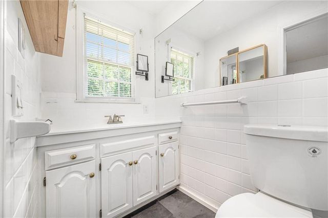 3322 W 95th Street, Leawood, KS 66206