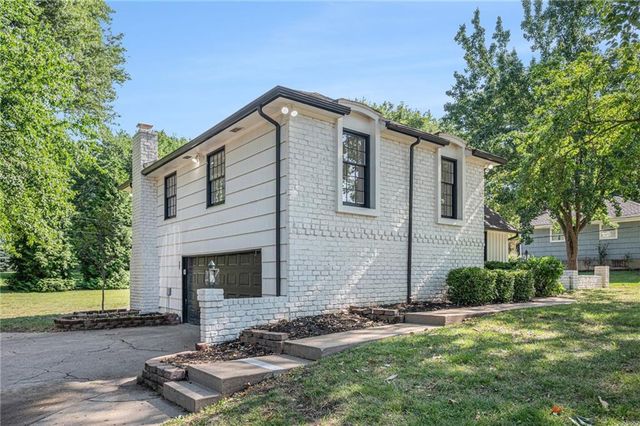 3322 W 95th Street, Leawood, KS 66206