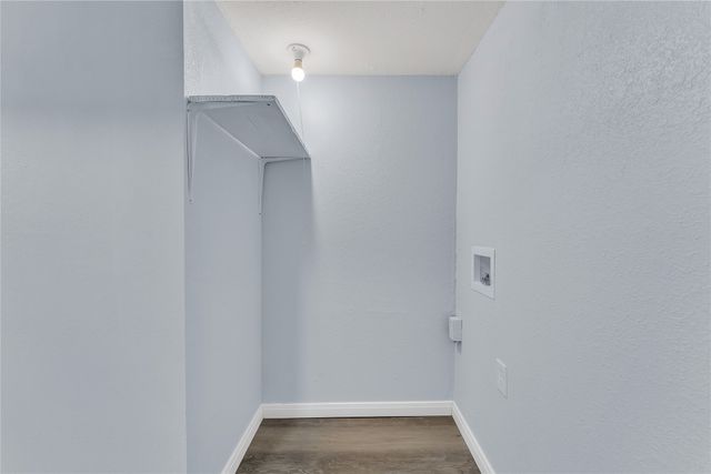 301 E Craven Avenue, Lacy Lakeview, TX 76705