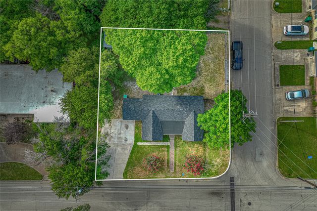 301 E Craven Avenue, Lacy Lakeview, TX 76705