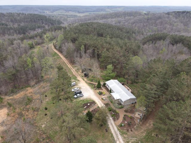 105 Sickler Rd, Hohenwald, TN 38462