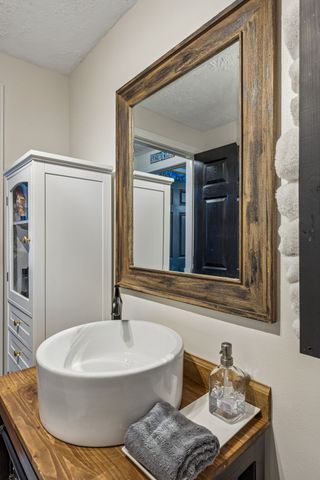 105 Sickler Rd, Hohenwald, TN 38462