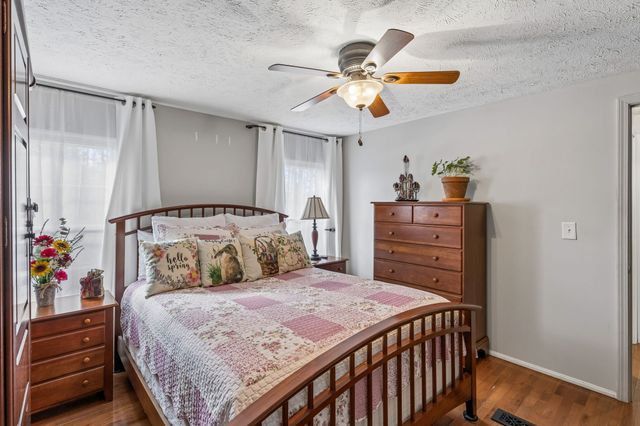 105 Sickler Rd, Hohenwald, TN 38462