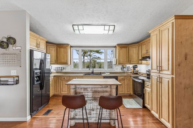 105 Sickler Rd, Hohenwald, TN 38462