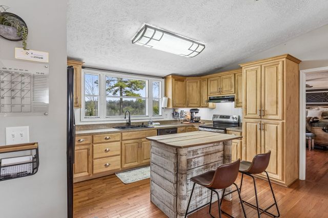 105 Sickler Rd, Hohenwald, TN 38462