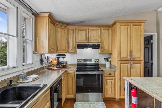 105 Sickler Rd, Hohenwald, TN 38462