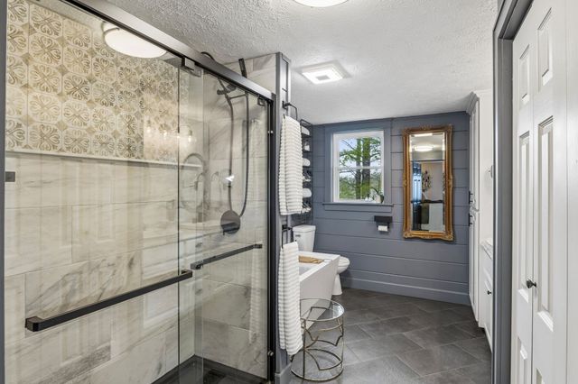 105 Sickler Rd, Hohenwald, TN 38462