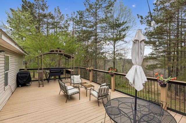 105 Sickler Rd, Hohenwald, TN 38462