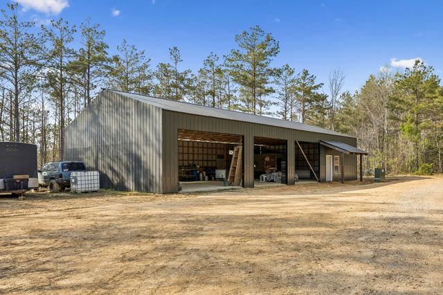 105 Sickler Rd, Hohenwald, TN 38462