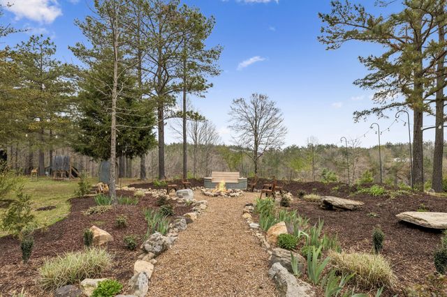 105 Sickler Rd, Hohenwald, TN 38462