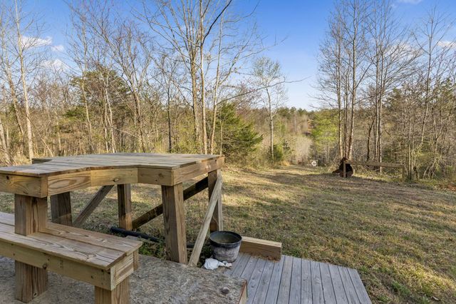 105 Sickler Rd, Hohenwald, TN 38462