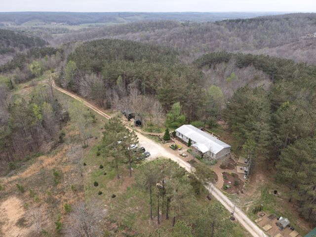 105 Sickler Rd, Hohenwald, TN 38462