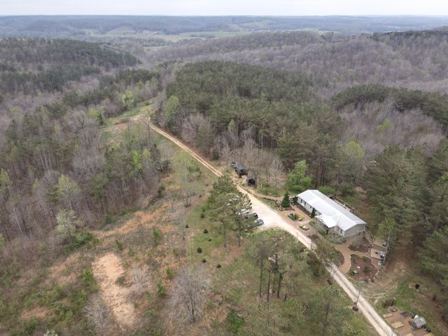 105 Sickler Rd, Hohenwald, TN 38462