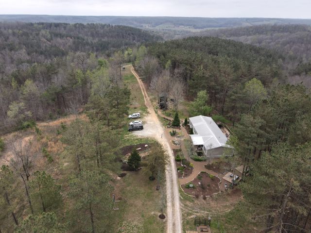 105 Sickler Rd, Hohenwald, TN 38462