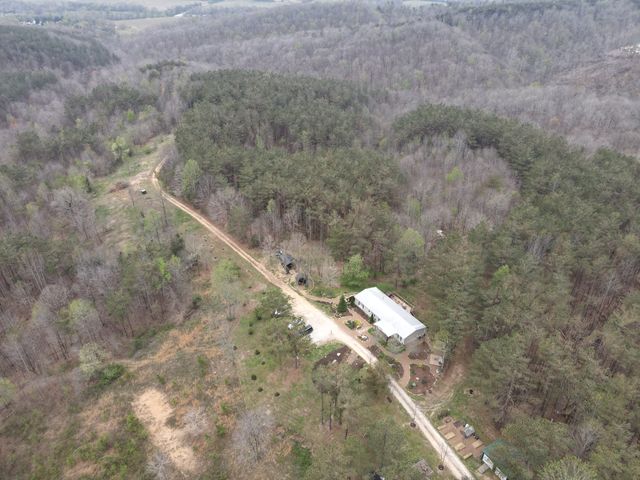 105 Sickler Rd, Hohenwald, TN 38462