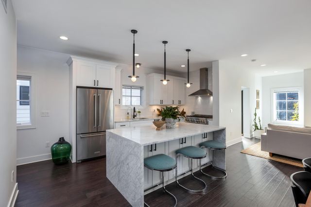 289 E Greenwood Avenue, Columbus, OH 43201