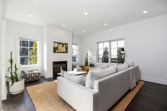 289 E Greenwood Avenue, Columbus, OH 43201