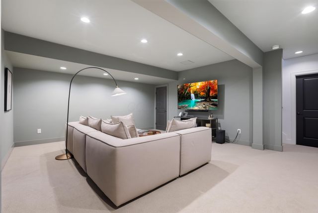 289 E Greenwood Avenue, Columbus, OH 43201