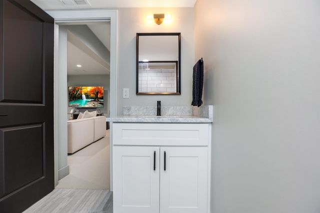 289 E Greenwood Avenue, Columbus, OH 43201