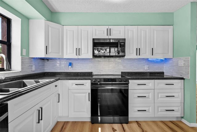 6061 FAIRWAY LANE 1411, Bradenton, FL 34210