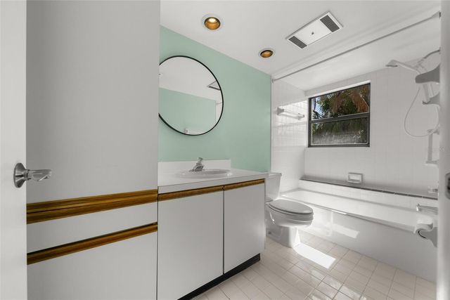 6061 FAIRWAY LANE 1411, Bradenton, FL 34210