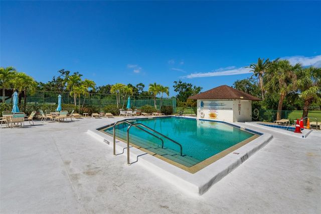 6061 FAIRWAY LANE 1411, Bradenton, FL 34210