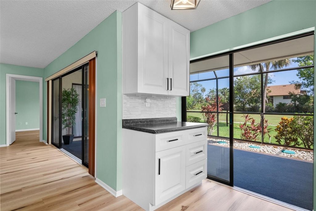 Image 15 of property listing at 6061 FAIRWAY LANE 1411, Bradenton, FL 34210