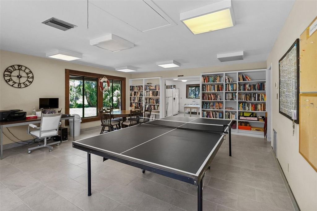 Image 45 of property listing at 6061 FAIRWAY LANE 1411, Bradenton, FL 34210