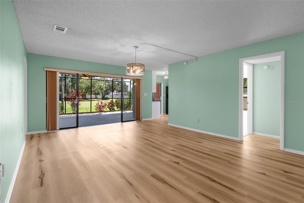 Image 10 of property listing at 6061 FAIRWAY LANE 1411, Bradenton, FL 34210