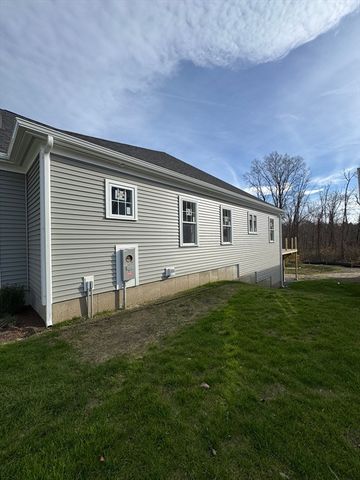 3 Coach Road, Easton, MA 02375