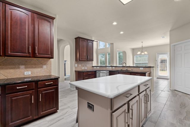 904 Amherst Drive, Desoto, TX 75115