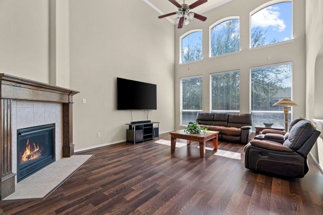 904 Amherst Drive, Desoto, TX 75115