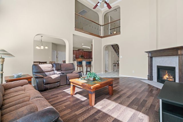 904 Amherst Drive, Desoto, TX 75115