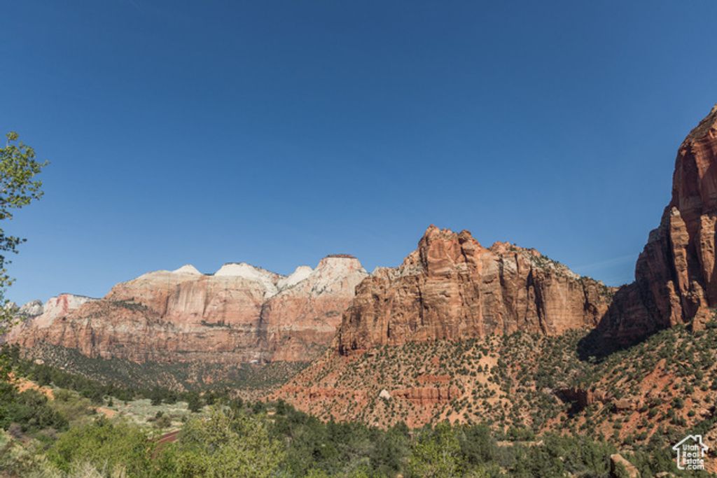 Image 15 of property listing at 2538 Anasazi Way Unit 58, Springdale, UT 84767