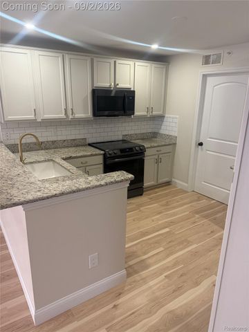 6821 Boulder Pointe dr, Washington Township, MI 48094