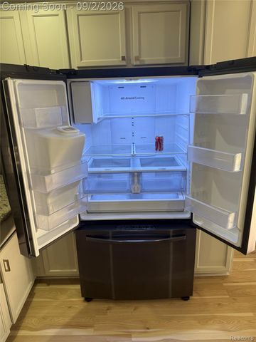 6821 Boulder Pointe dr, Washington Township, MI 48094