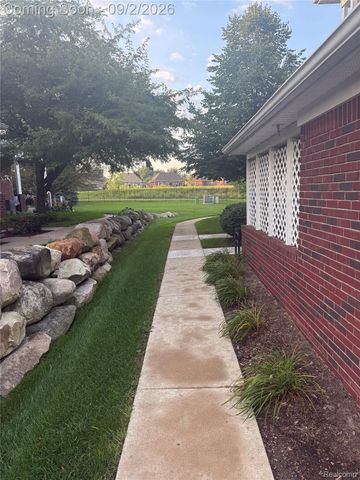 6821 Boulder Pointe dr, Washington Township, MI 48094