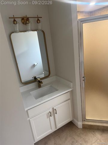 6821 Boulder Pointe dr, Washington Township, MI 48094