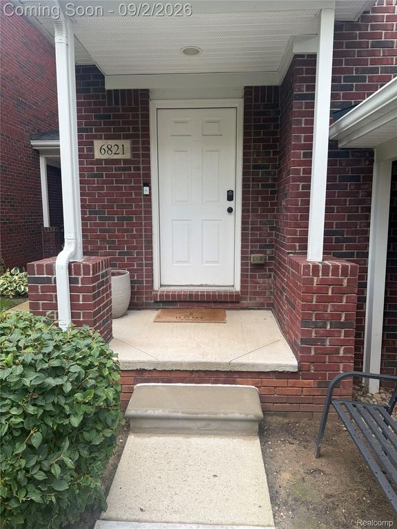 6821 Boulder Pointe dr, Washington Township, MI 48094