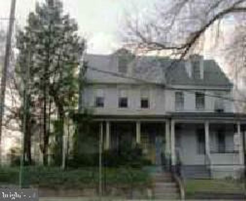135 N BROAD ST, Woodbury, NJ 08096