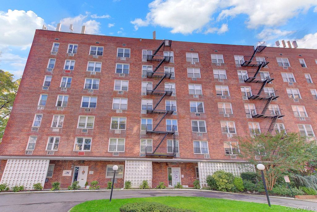54-44 Little Neck Parkway 4T, Little Neck, NY 11362 — photo 2