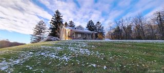 5025 N Hickory Ridge Road, Highland Charter Township, MI 48357