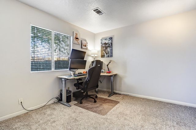 1645 Evelyn Drive NE, Rio Rancho, NM 87144