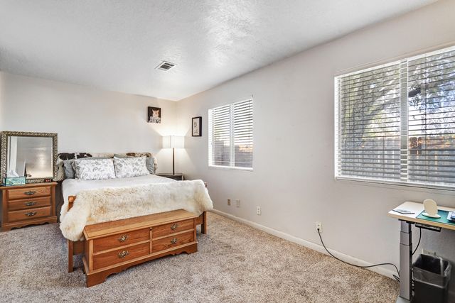 1645 Evelyn Drive NE, Rio Rancho, NM 87144